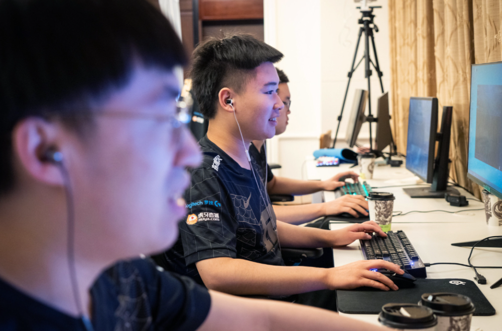 RNG绝杀KT，Clid拿下关键大龙激烈交锋成都决赛之夜，技惊四座
