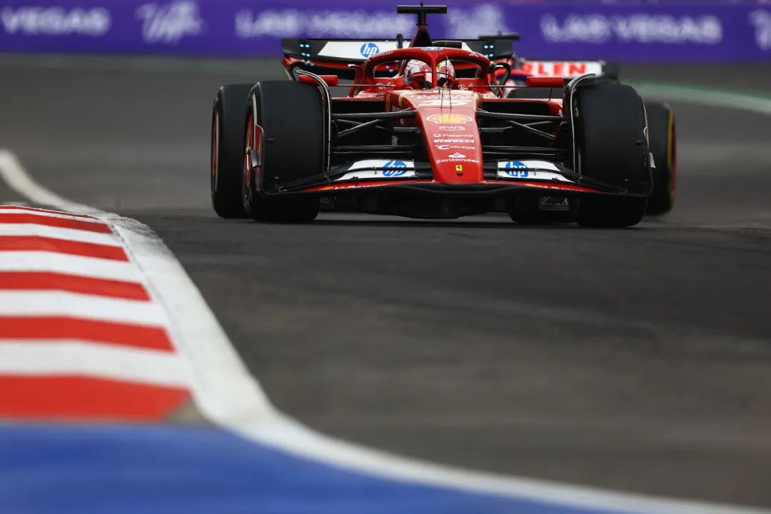 法拉利力克红牛车队，塞恩斯扛起全队的简单介绍