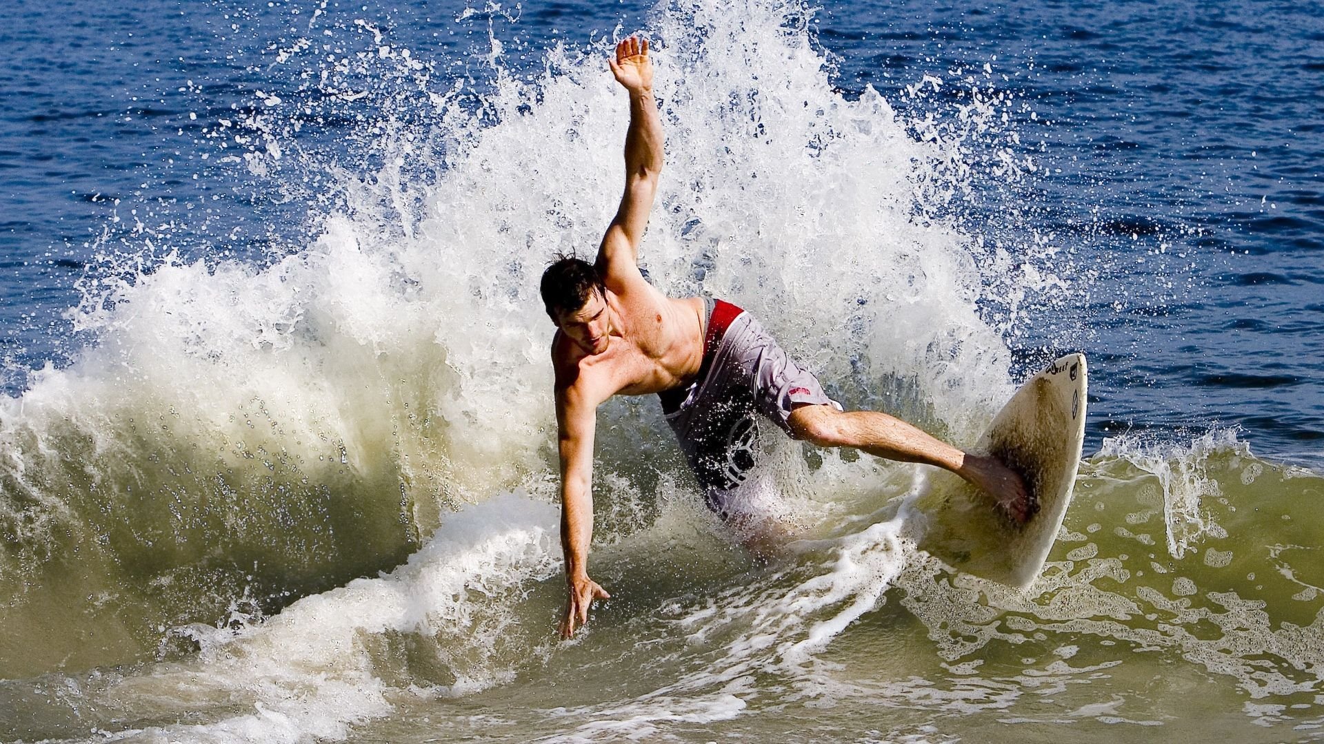 当非洲心跳遇见南美风暴，一场险胜如何让巴斯托尼在抢七夜封神？